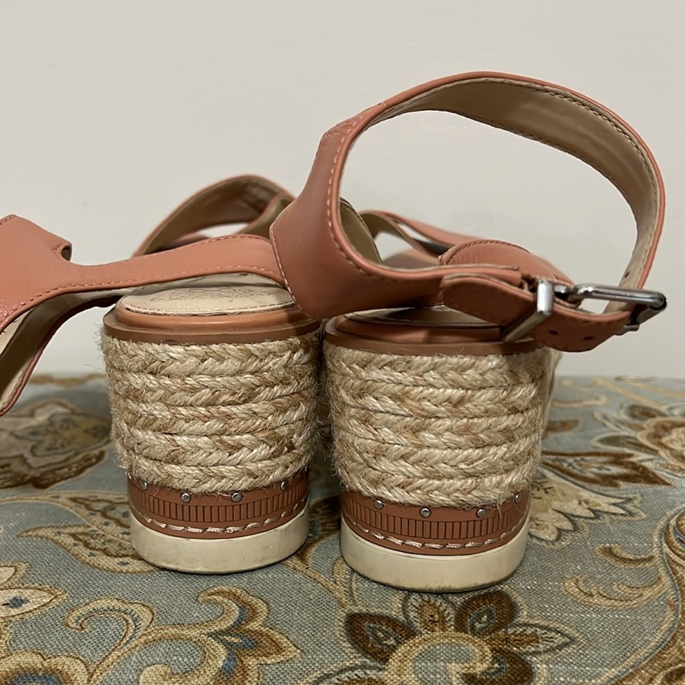 Vince Camuto, pink leather wedge, sandal, size 9 - Picture 6 of 9